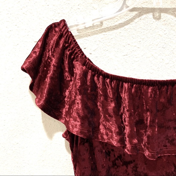 Plus Size Off Shoulder Velvet Bodysuit (NWT) - Picture 7 of 15